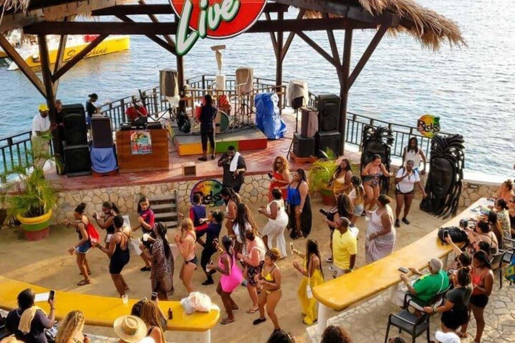 Lively nearby places and entertainment in Jamaica